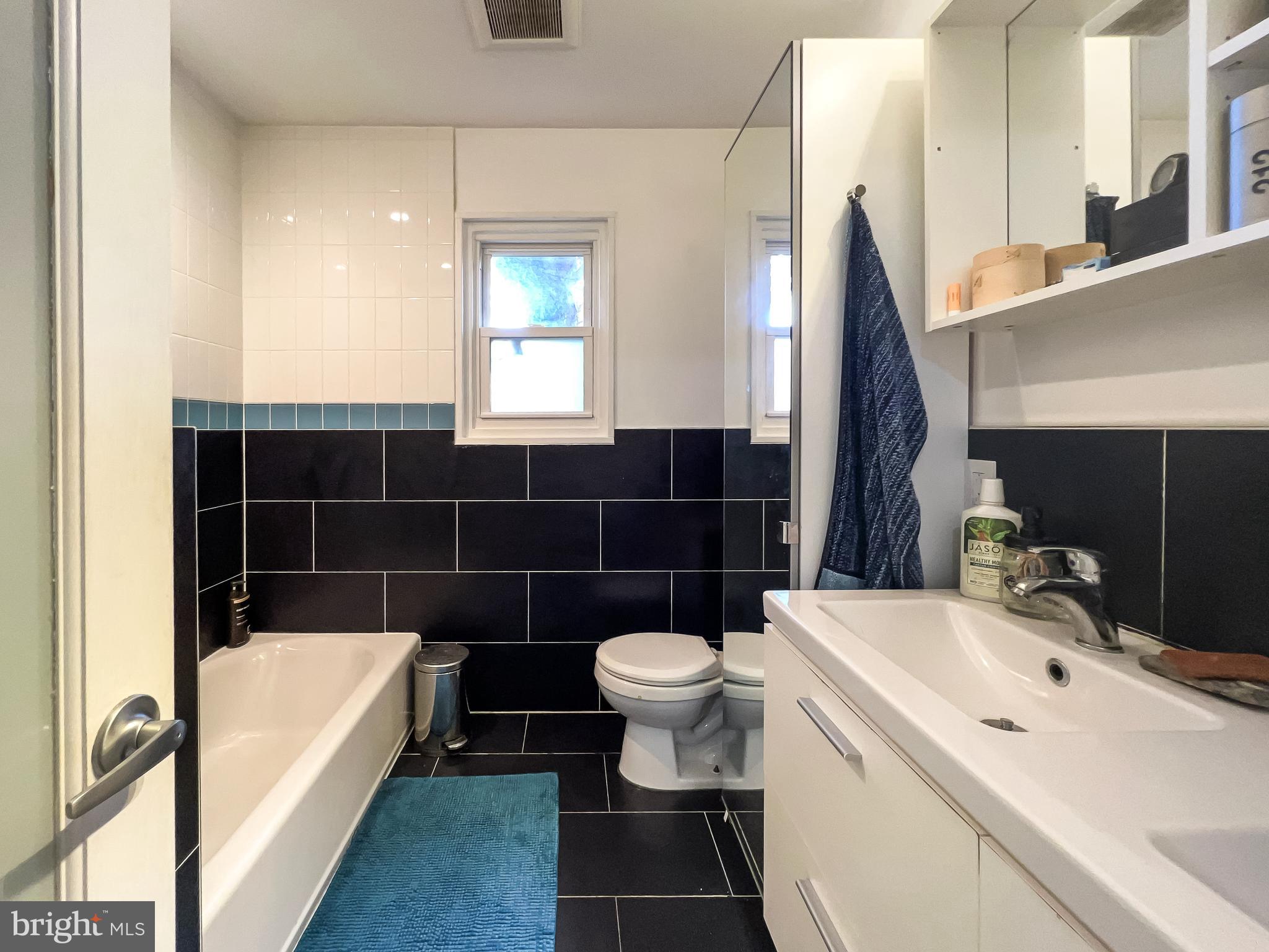 3018 Parkway Cheverly, MD 20785 - Photo 13 of 24