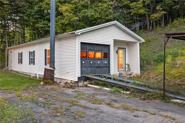 $299,900 | 1060 Highway 364, Middlesex, NY 14507