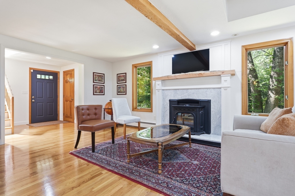 65 Bennett Street Hudson, MA 01749 - Photo 4 of 42
