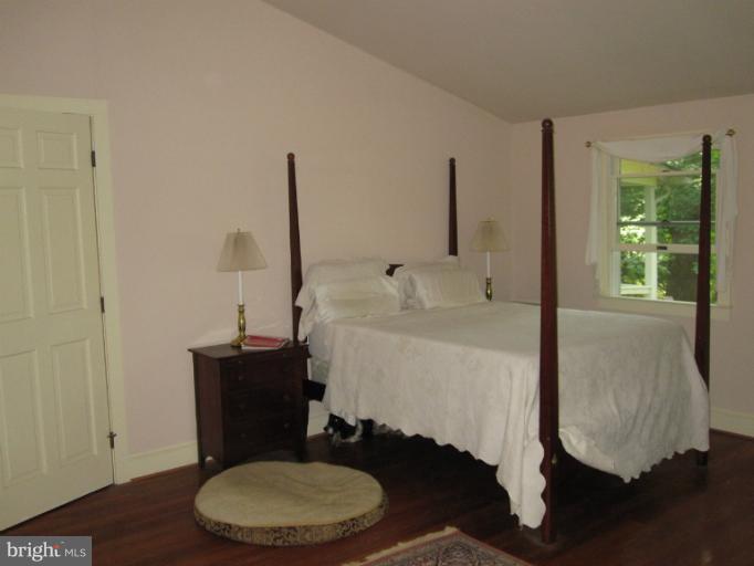 21200 Hibbs Bridge Road Middleburg, VA 20117 - Photo 13 of 26 Bedroom