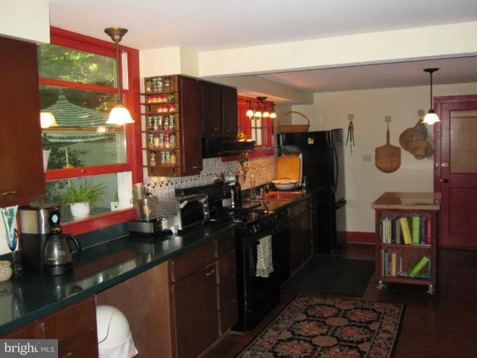21200 Hibbs Bridge Road Middleburg, VA 20117 - Photo 19 of 26 Kitchen