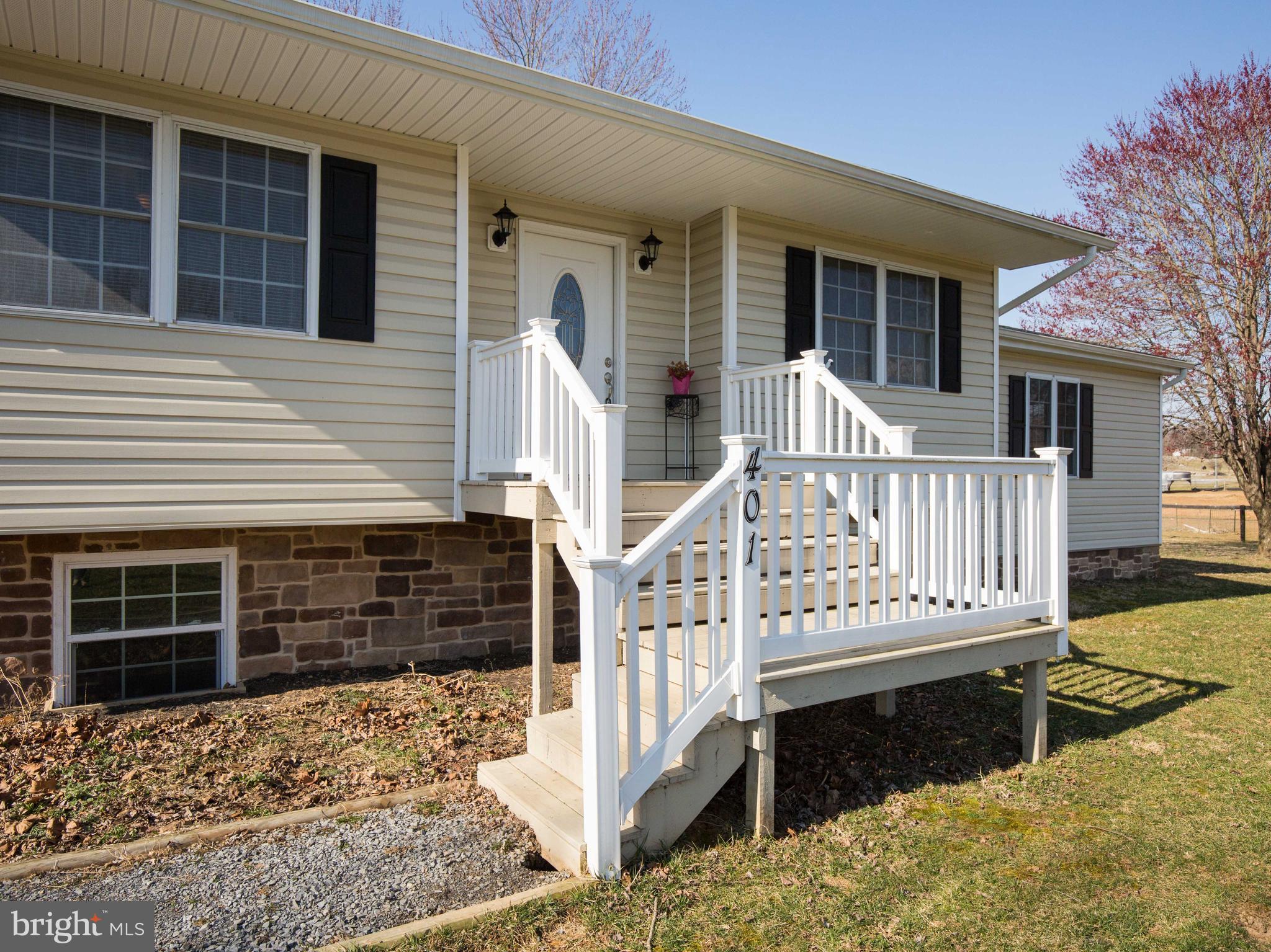 401 Green Spring Road Winchester, VA 22603 - Photo 10 of 60 Greeting from the front porch