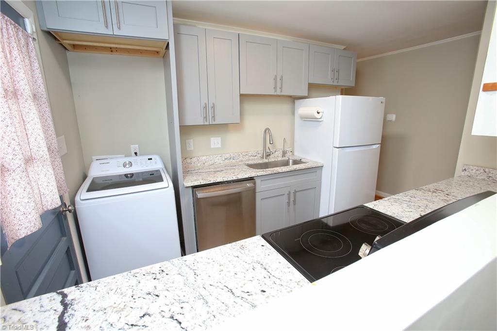 3205 London Road Greensboro, NC 27405 - Photo 7 of 17