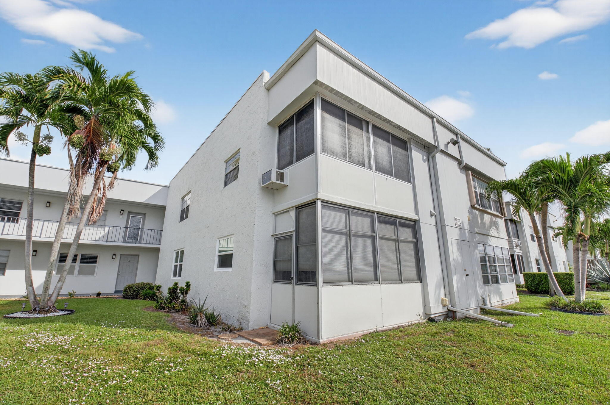 538 Flanders O Delray Beach, FL 33484 - Photo 18 of 40 17-web-or-mls-DSC_6508