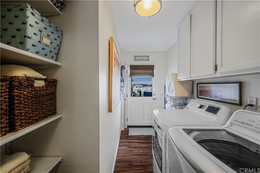 C-29 Surfside Avenue Surfside, CA 90743 - Photo 26 of 36 a kitchen that has a sink and a stove
