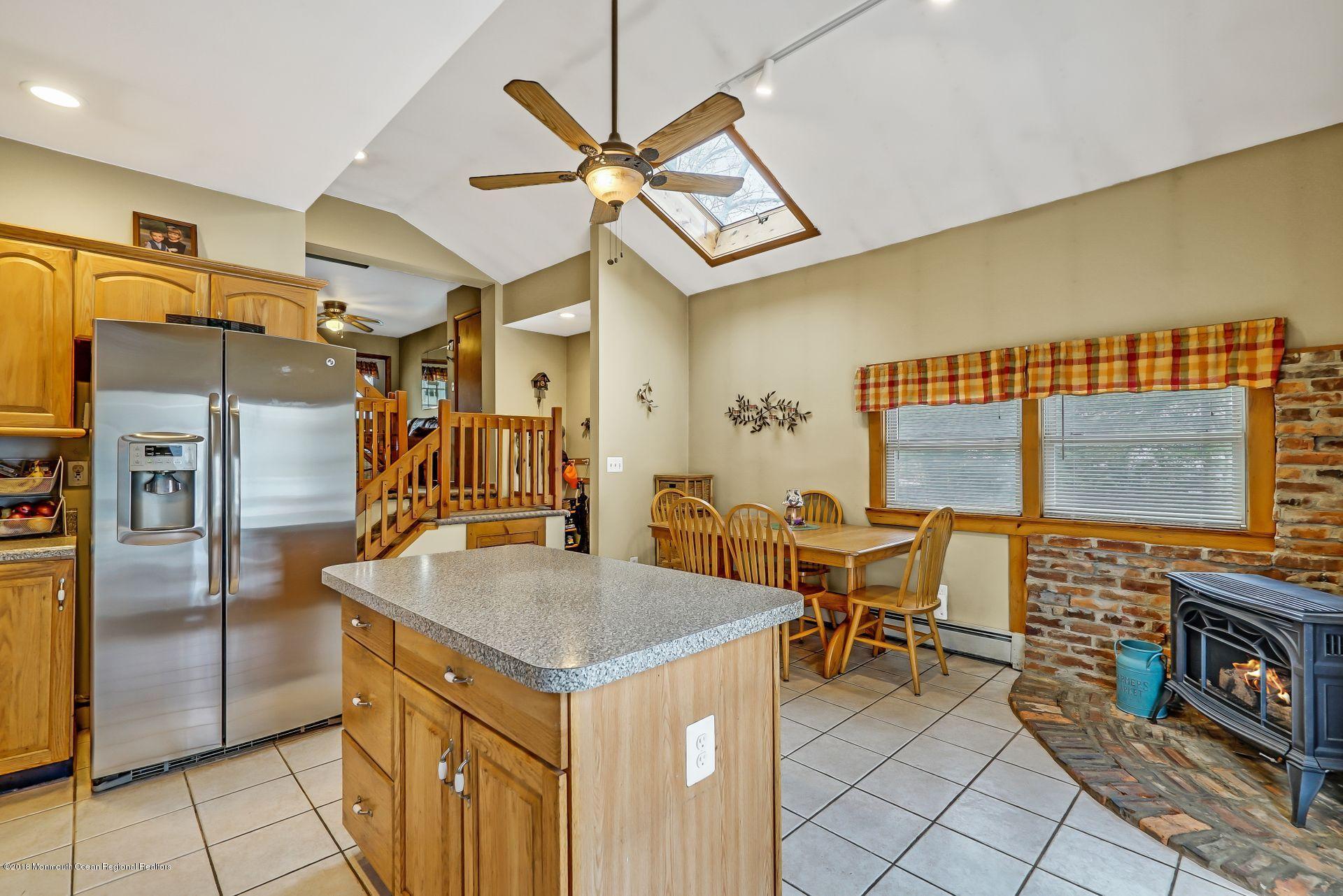 397 Glenn Road Jackson, NJ 08527 - Photo 11 of 24 11