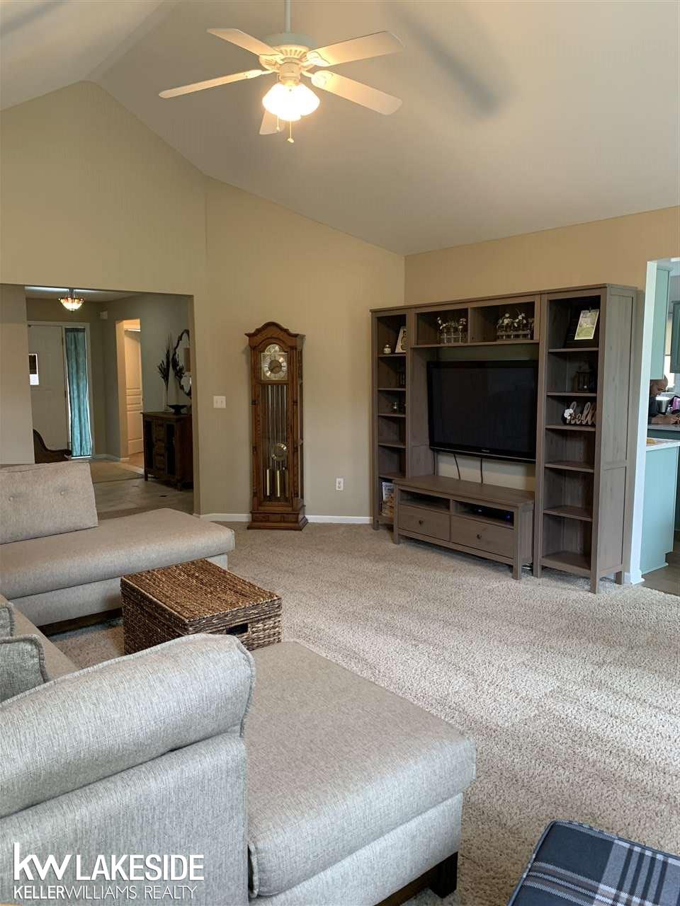 23122 Rochelle Street Macomb, MI 48042 - Photo 19 of 55 31383961-21.JPG
