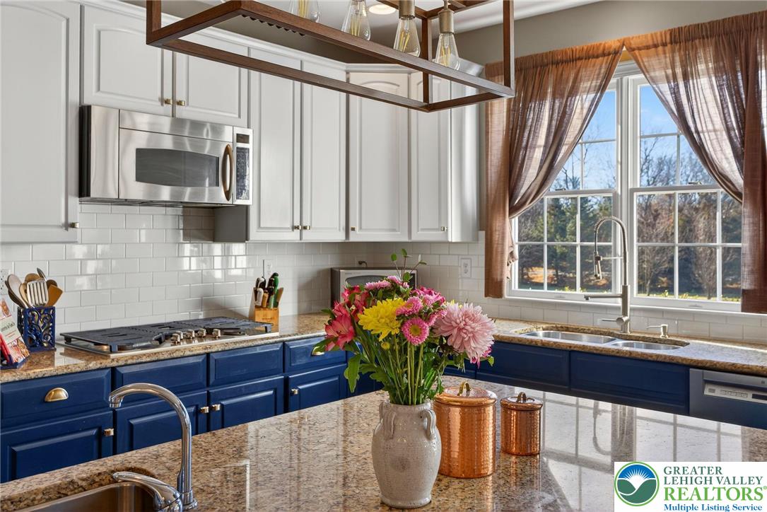 591 Rockbridge Road Nazareth, PA 18064 - Photo 7 of 73