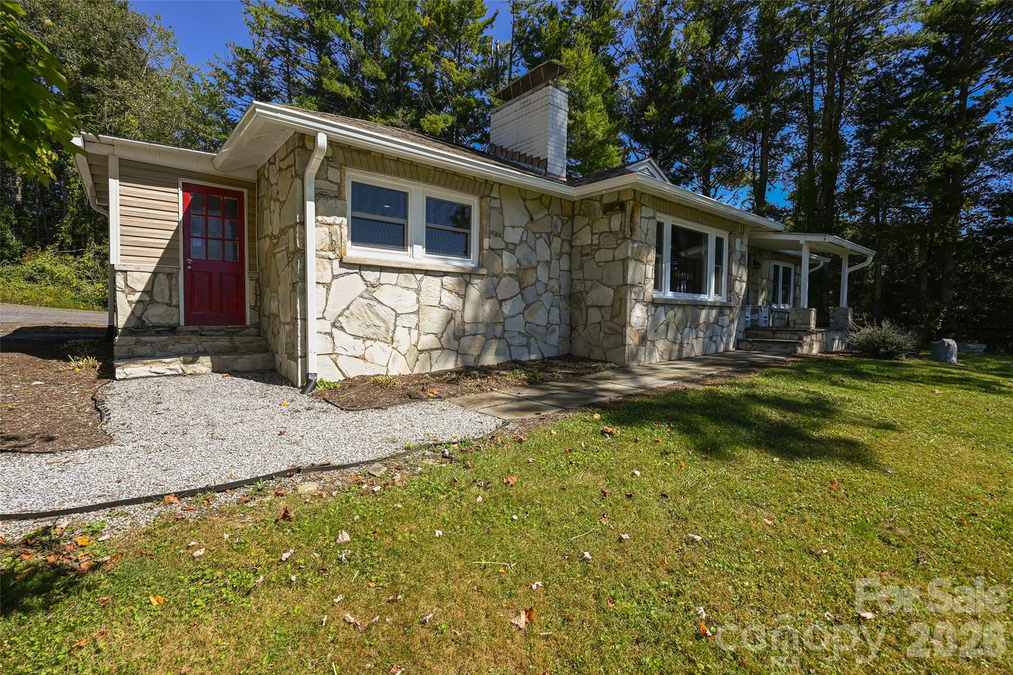 390 Sokassa Road Newland, NC 28657 - Photo 6 of 48 Gallery Image 6