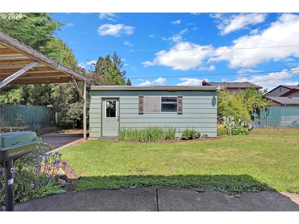 1570 Hayden Bridge Road Springfield, OR 97477 - Photo 35 of 44 Gallery Image 35