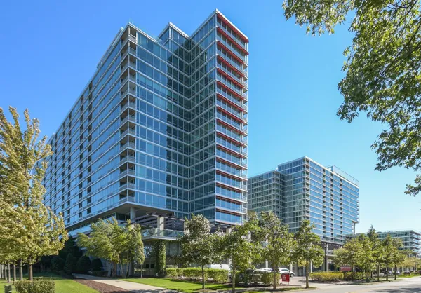 $2,800 | 9655 Woods Drive, Unit 1509, Skokie, IL 60077