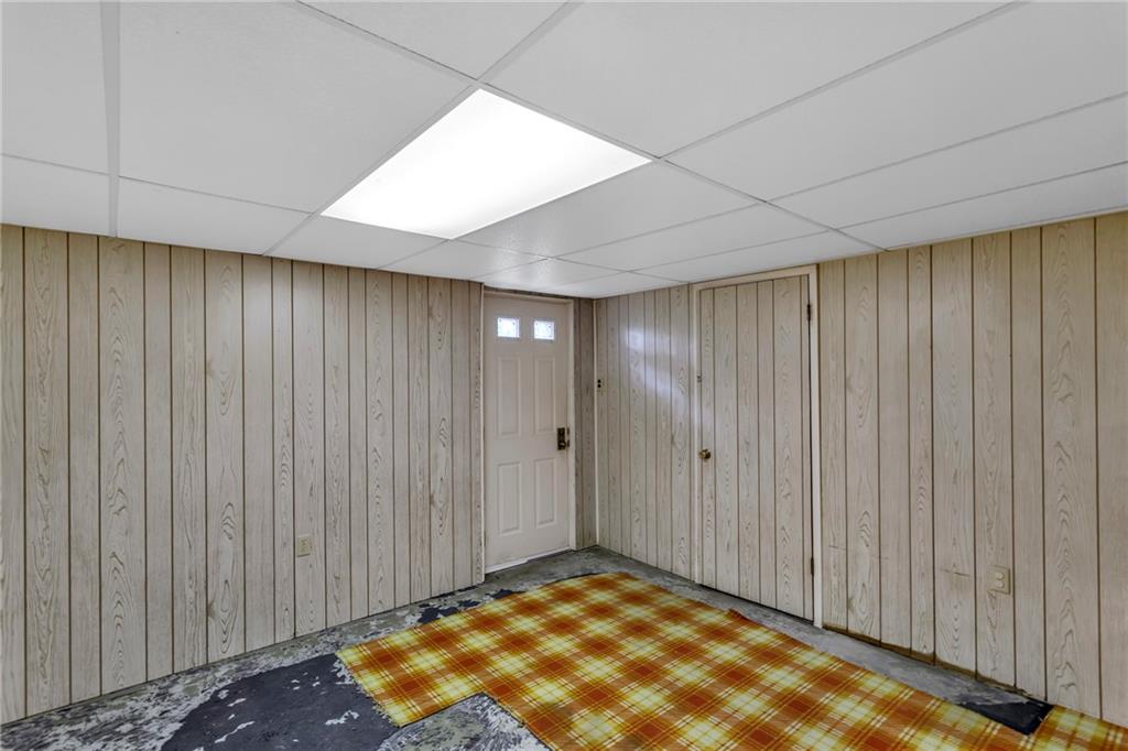 617 Blueberry Road Monroeville, PA 15146 - Photo 23 of 38 a view of an empty room