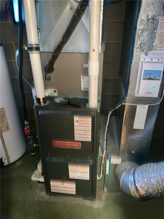 617 Blueberry Road Monroeville, PA 15146 - Photo 26 of 38 a living room with chairs