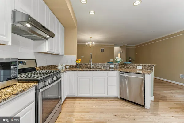 $3,300 | 6002 St Hubert Lane, Centreville, VA 20121