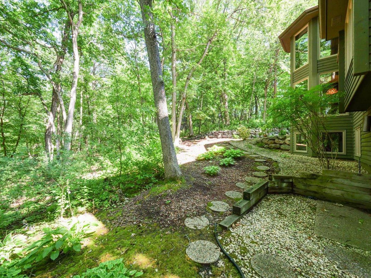 2501 Crescent Ridge Road Minnetonka, MN 55305 - Photo 48 of 50 Gallery Image 48