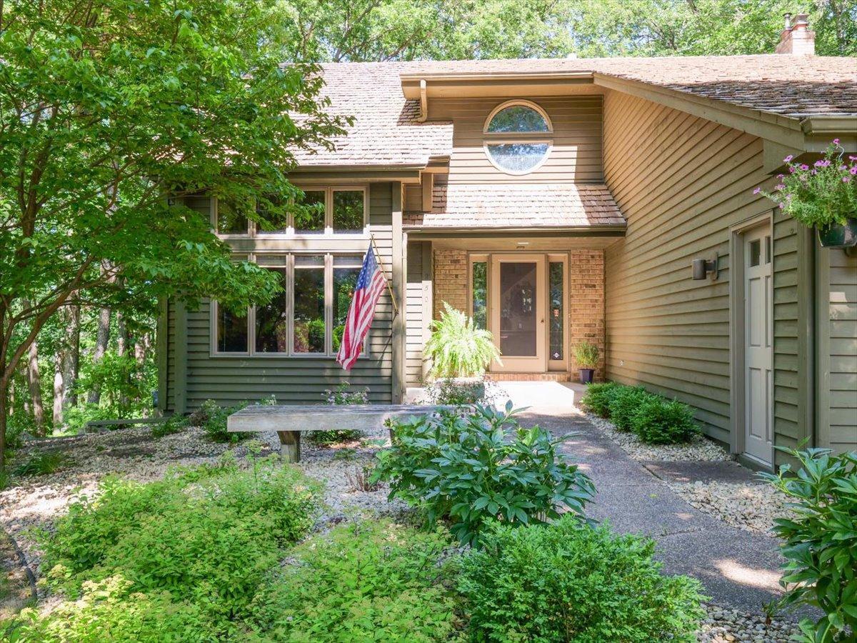 2501 Crescent Ridge Road Minnetonka, MN 55305 - Photo 49 of 50 Gallery Image 49