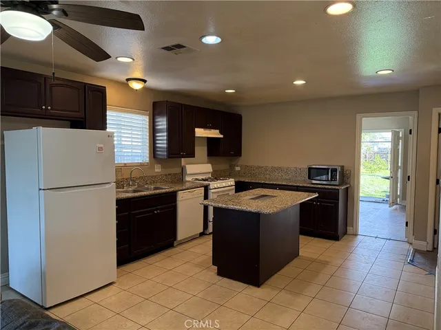 $2,975 | 815 North Arrowhead Avenue, San Bernardino, CA 92401