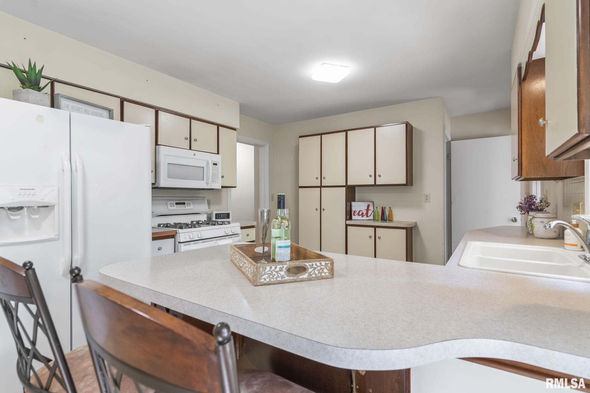 2142 Huntleigh Road Springfield, IL 62704 - Photo 18 of 42