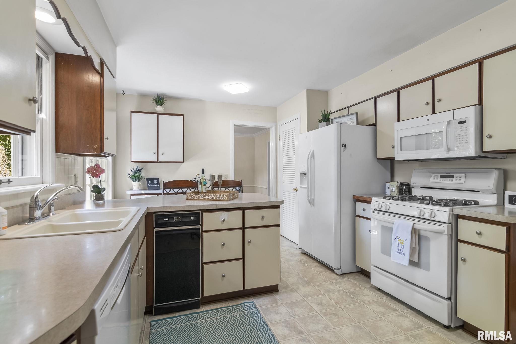 2142 Huntleigh Road Springfield, IL 62704 - Photo 19 of 42