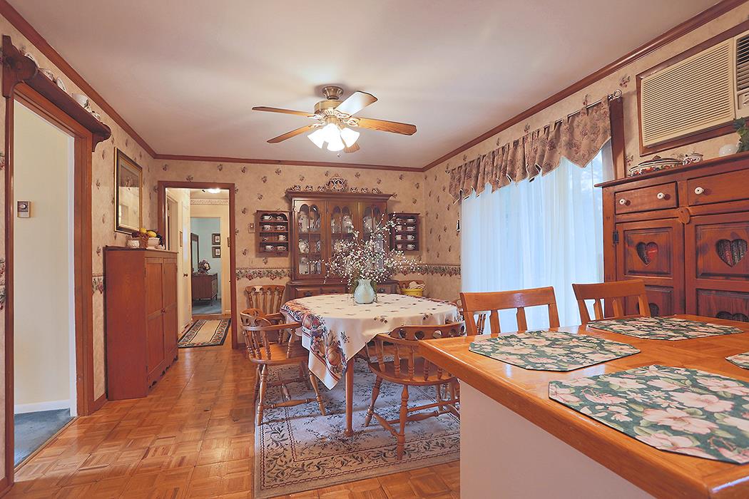 740 Reeves Road Antioch, TN 37013 - Photo 8 of 27 Eat in space in kitchen area!