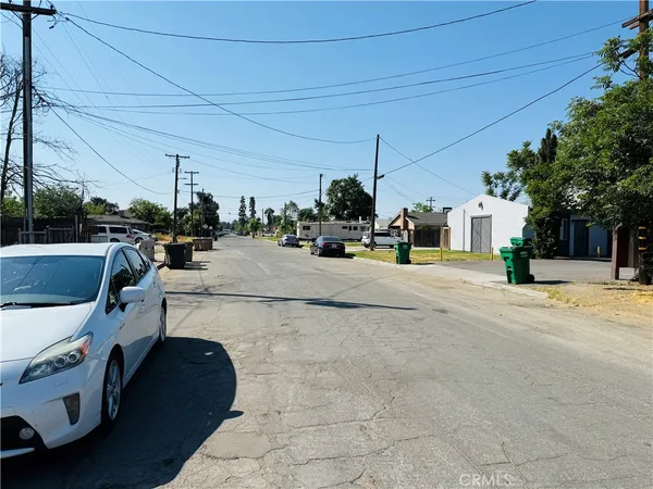 $798,500 | 326 Stephens Drive, Bakersfield, CA 93304