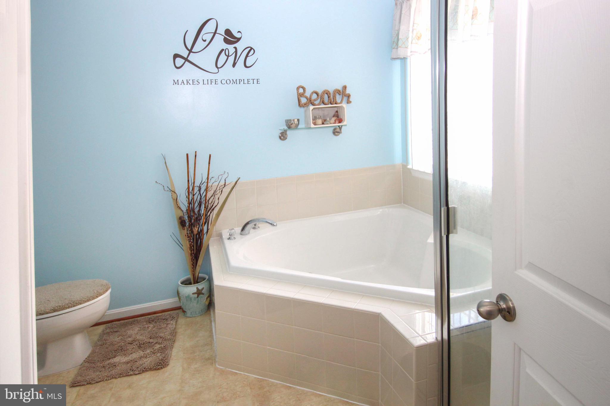 12905 Yellow Jacket Road Hagerstown, MD 21740 - Photo 18 of 31 Main Bath Photo 1