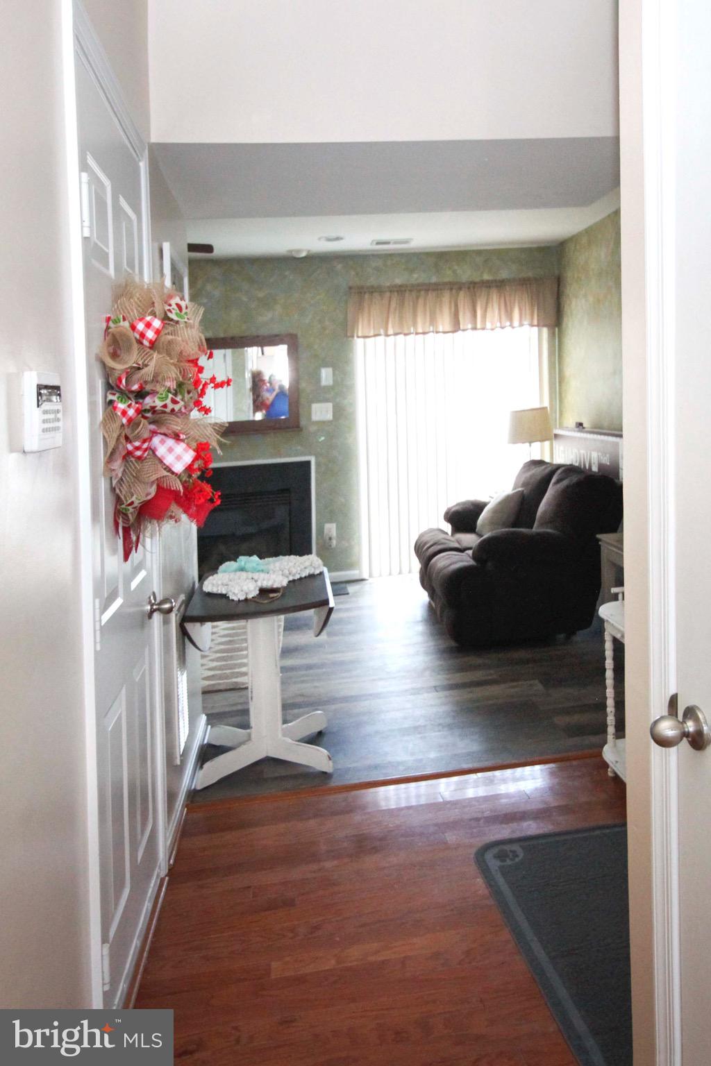 12905 Yellow Jacket Road Hagerstown, MD 21740 - Photo 24 of 31 Lower Hallway