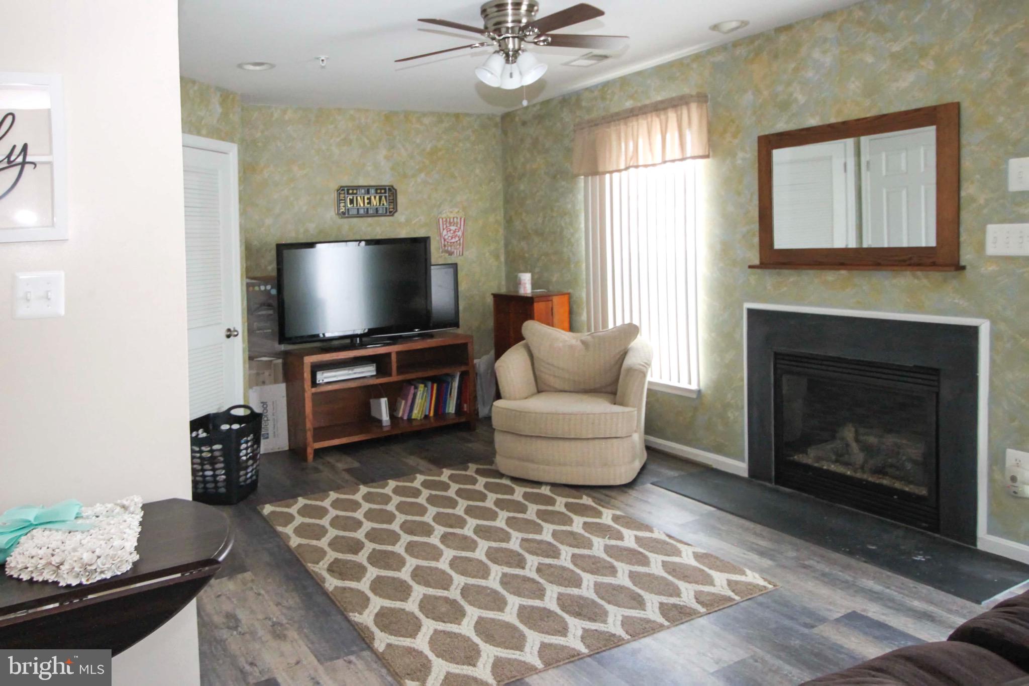 12905 Yellow Jacket Road Hagerstown, MD 21740 - Photo 25 of 31 Family Room Photo 1