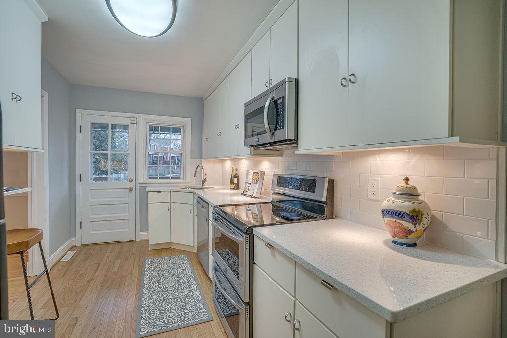 6471 Blenheim Road Baltimore, MD 21212 - Photo 15 of 50 Must see the Custom Lighting Detail