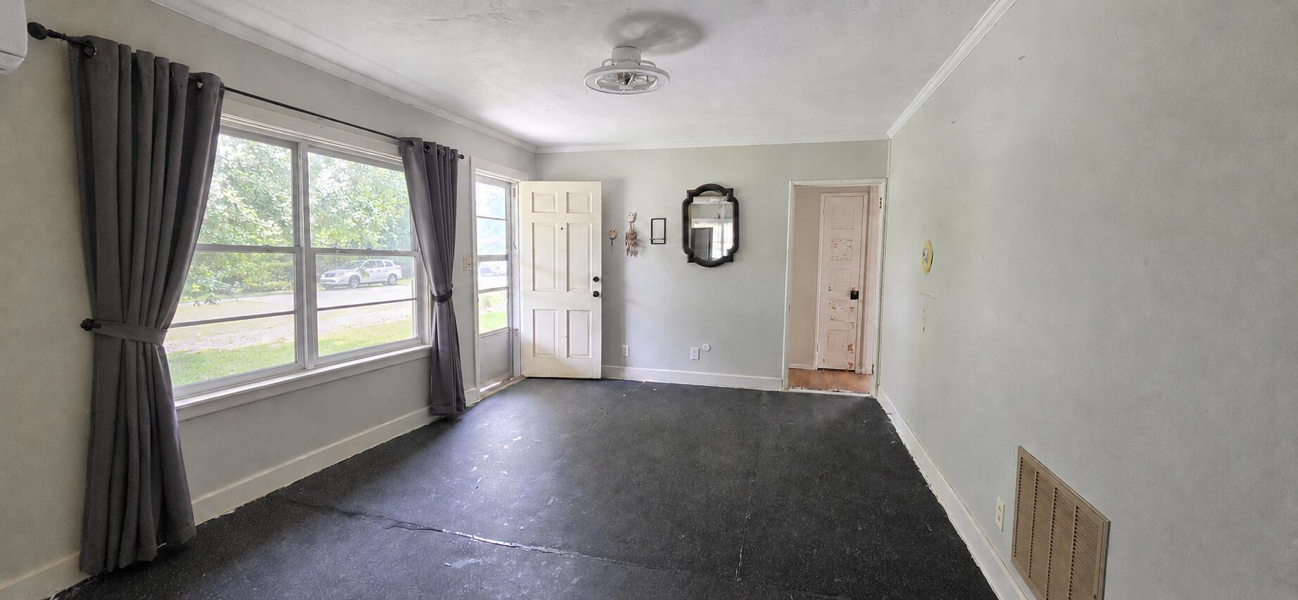 306 East Hampton Street Elloree, SC 29047 - Photo 3 of 21 living rm 2