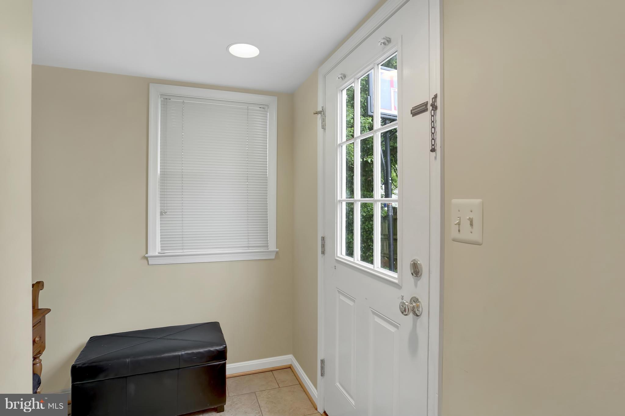 6217 Hanover Avenue Springfield, VA 22150 - Photo 18 of 30 LL in-law suite with separate outside entrance