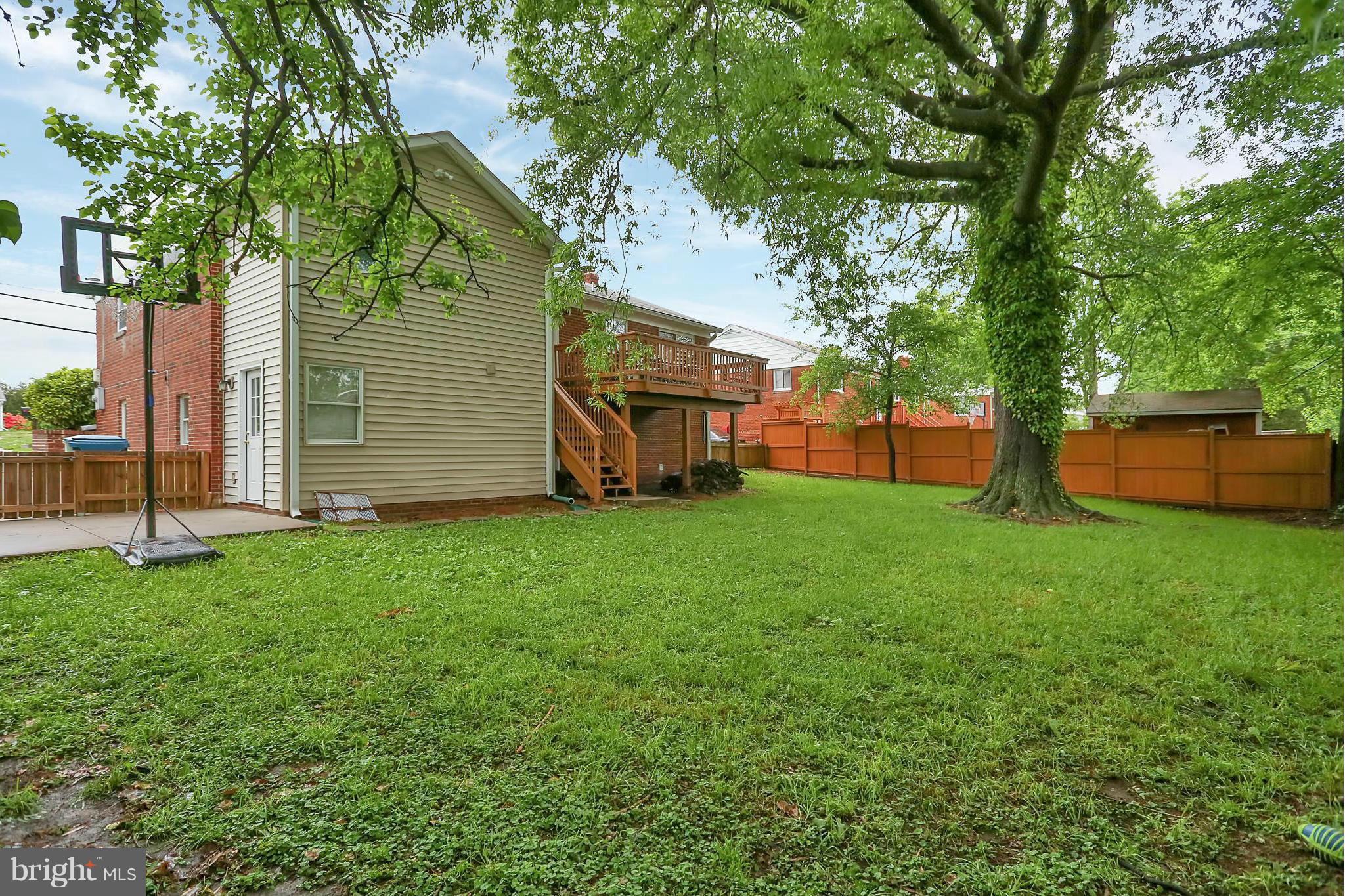6217 Hanover Avenue Springfield, VA 22150 - Photo 27 of 30 The ideal spot for kids and pets to run and play