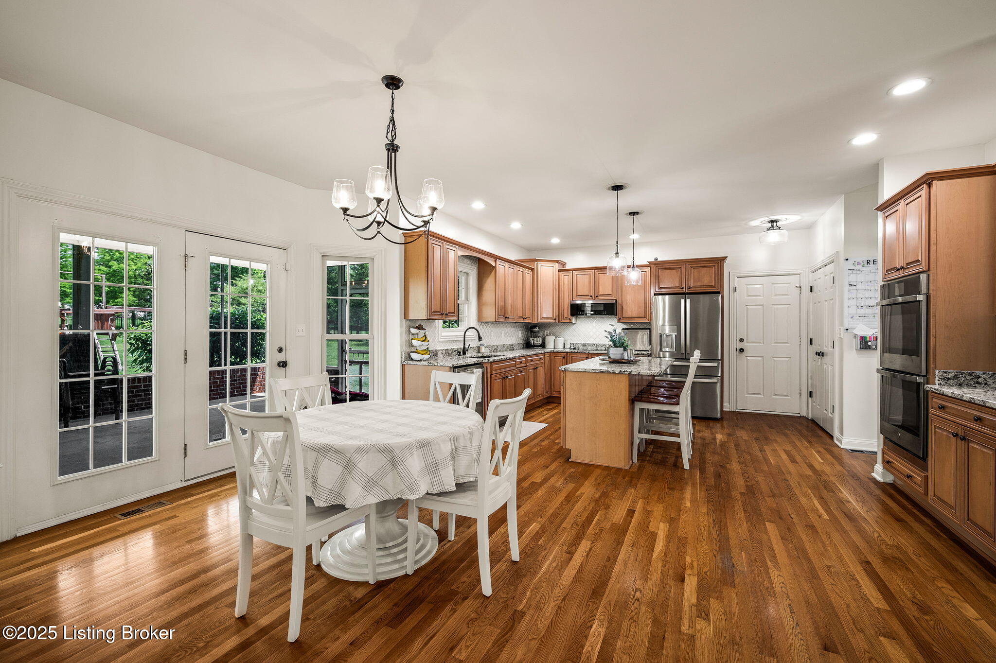 12803 Ridgemoor Drive Prospect, KY 40059 - Photo 11 of 62 Kitchen With Eat In