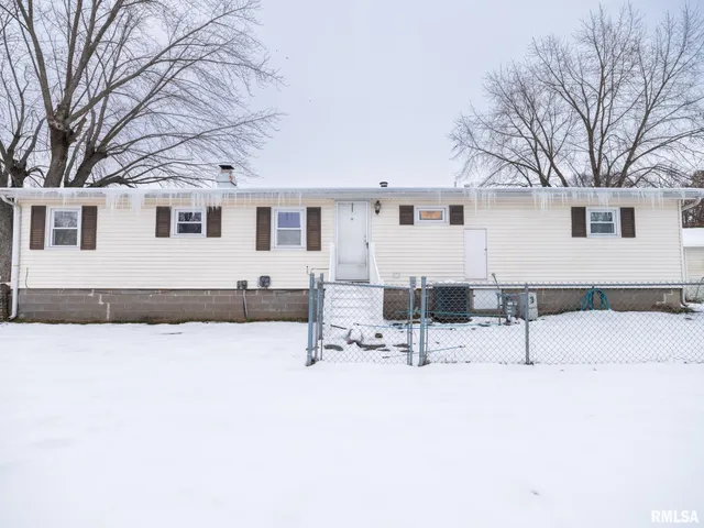 $84,900 | 4516 West Crabtree Court, Peoria, IL 61604