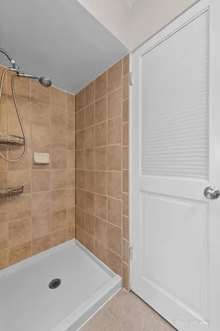 $350,000 | 436 West Russell Street, Unit 5436, Barrington, IL 60010