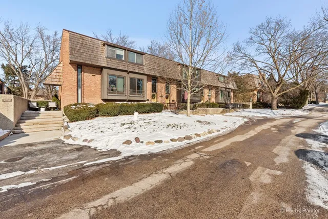 $350,000 | 436 West Russell Street, Unit 5436, Barrington, IL 60010