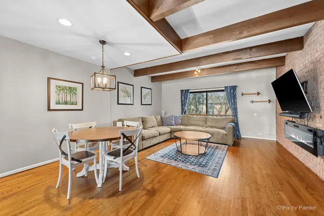 $350,000 | 436 West Russell Street, Unit 5436, Barrington, IL 60010