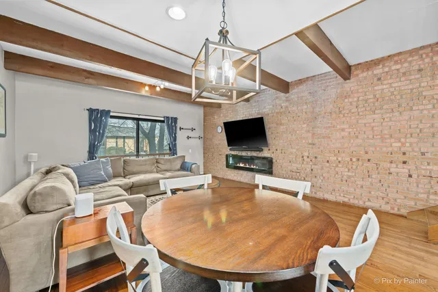 $350,000 | 436 West Russell Street, Unit 5436, Barrington, IL 60010