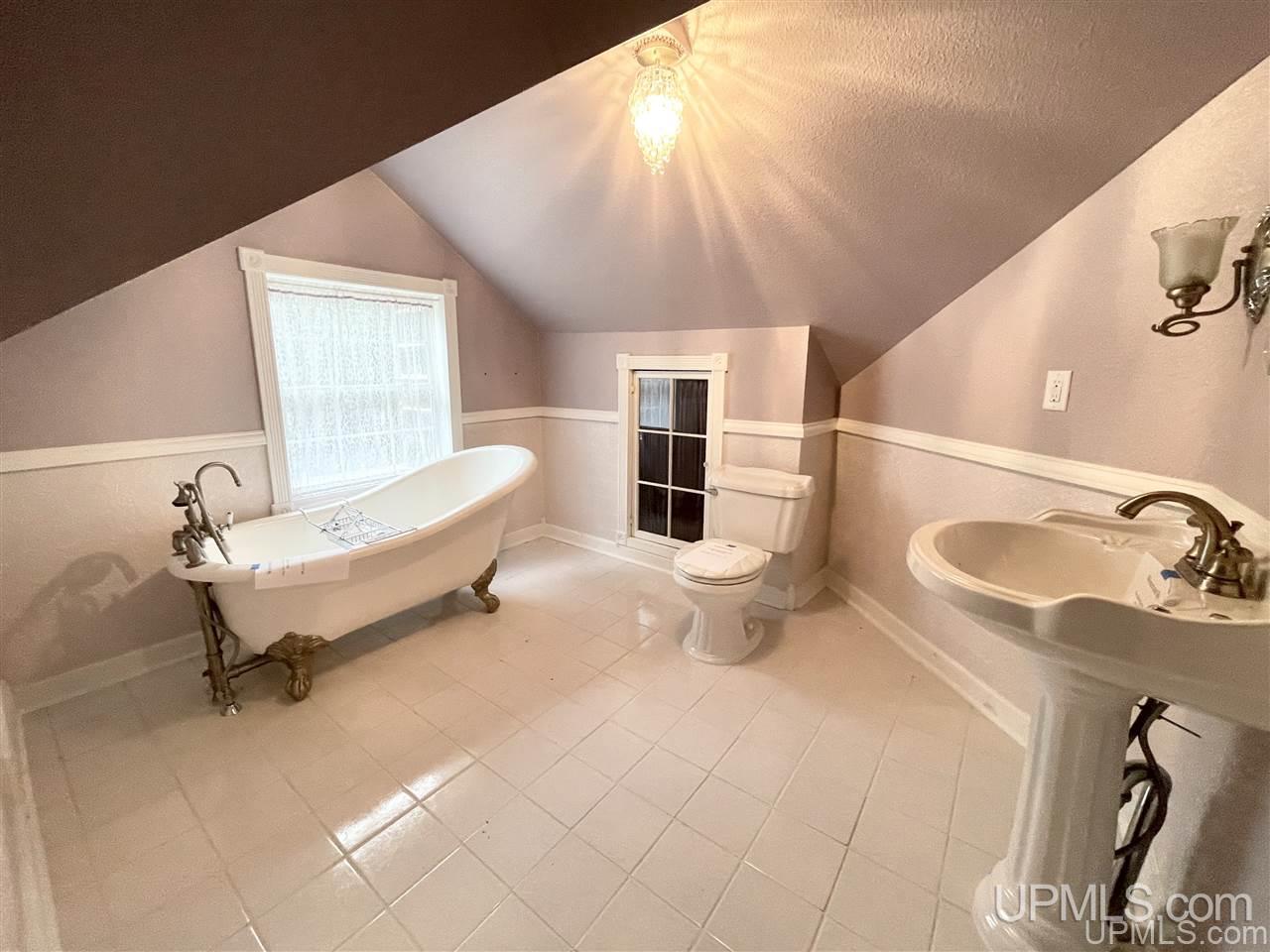 5647 23.5 Road Gladstone, MI 49837 - Photo 45 of 49 Gallery Image 45