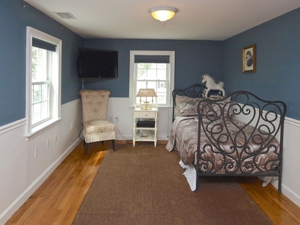 155 Oak Street Needham, MA 02492 - Photo 12 of 28