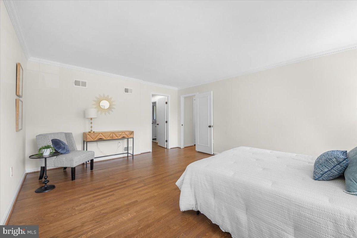 1310 Midwood Place Silver Spring, MD 20910 - Photo 12 of 38 Primary Suite