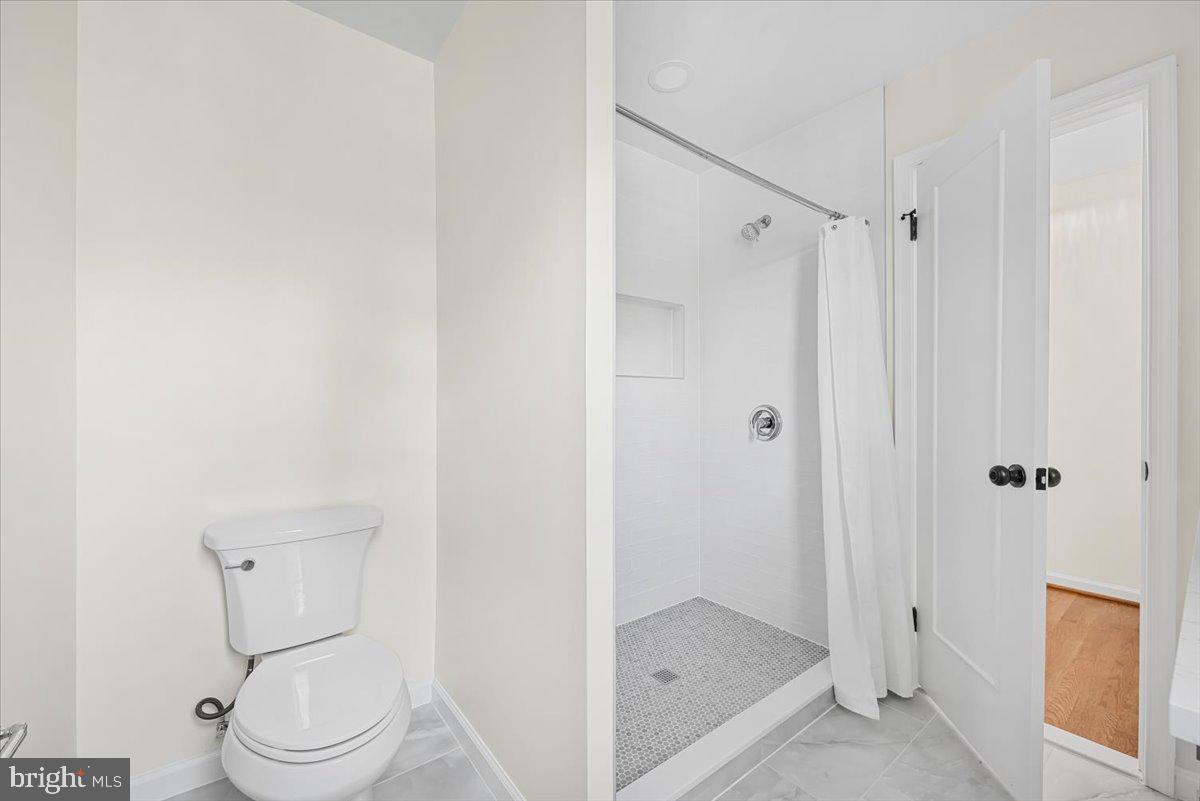 1310 Midwood Place Silver Spring, MD 20910 - Photo 16 of 38 Primary Bath