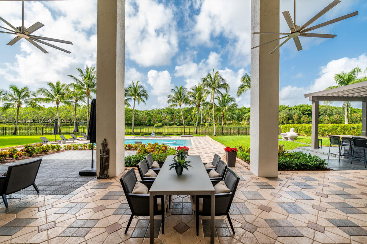 3500 Windmill Ranch Road Weston, FL 33331 - Photo 21 of 34 21__rear_3500WindmillRanchRdWeston-large