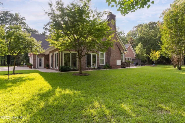$1,250,000 | 400 Island Drive, Chocowinity, NC 27817