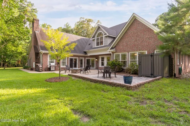 $1,250,000 | 400 Island Drive, Chocowinity, NC 27817