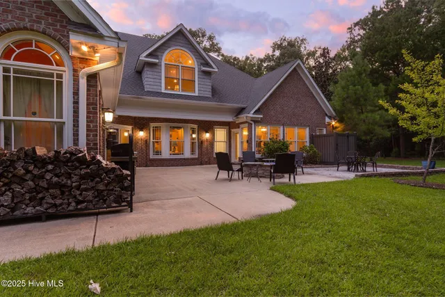 $1,250,000 | 400 Island Drive, Chocowinity, NC 27817