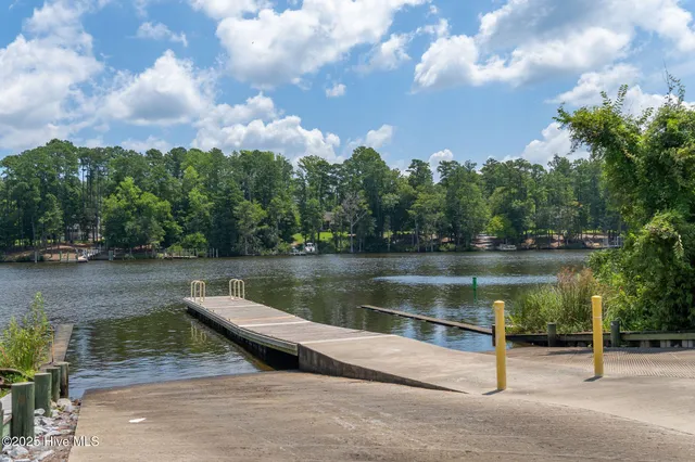 $1,250,000 | 400 Island Drive, Chocowinity, NC 27817