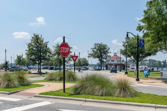 $1,250,000 | 400 Island Drive, Chocowinity, NC 27817