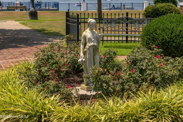 $1,250,000 | 400 Island Drive, Chocowinity, NC 27817