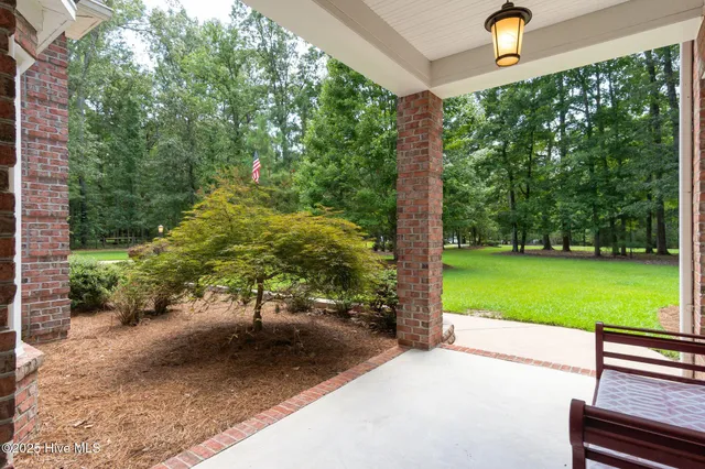 $1,250,000 | 400 Island Drive, Chocowinity, NC 27817